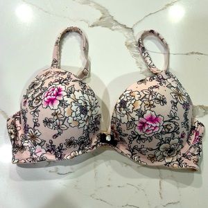 Victorias Secret 34C bra
